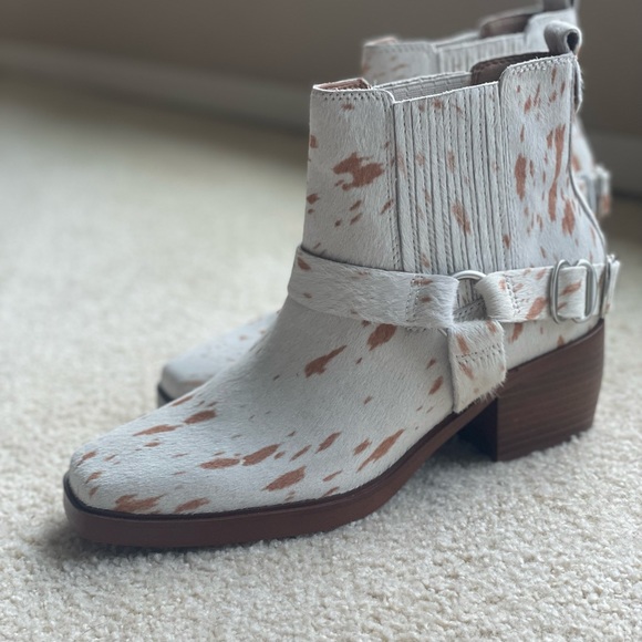 NEW SAM EDELMAN COWHIDE BOOTS - Picture 7 of 9